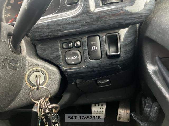 Toyota HIACE VAN 2004-12 8245366-21