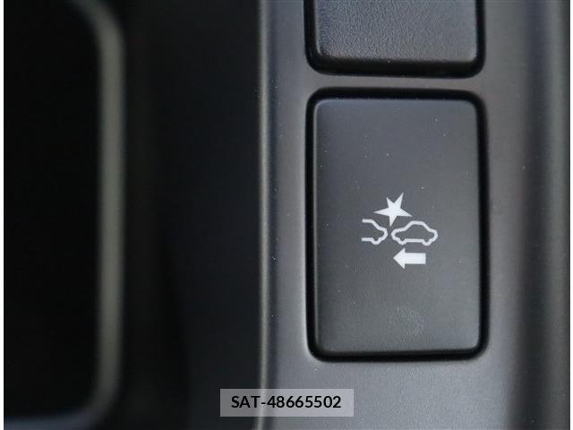 Toyota HIACE VAN 2024-01 8314683-17