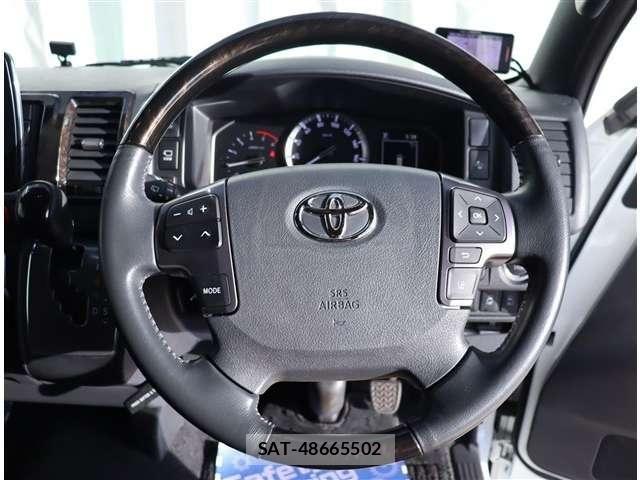 Toyota HIACE VAN 2024-01 8314683-24