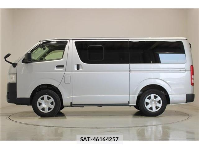 Toyota HIACE VAN 2022-06 8314703-9