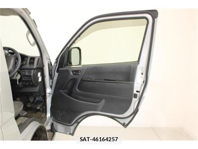 Toyota HIACE VAN 2022-06 8314703-29