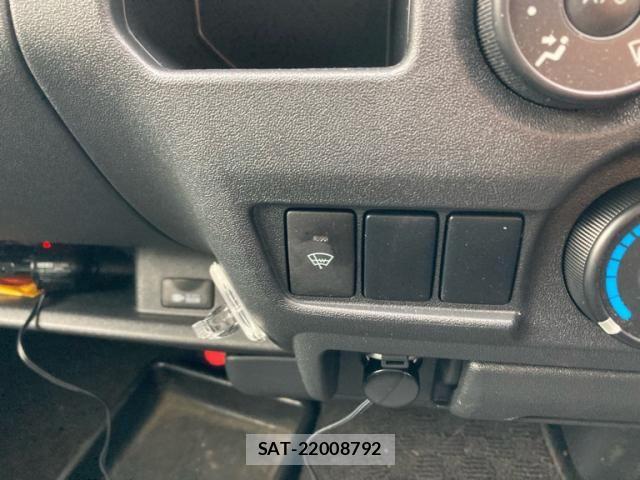 Toyota HIACE VAN 2025-04 8314689-23