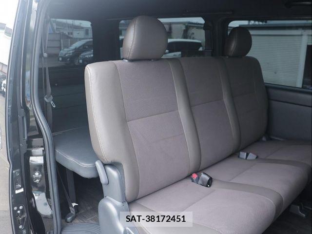 Toyota HIACE VAN 2019-01 8314691-11