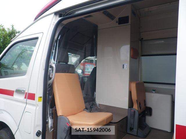 Toyota HIACE VAN 2007-12 8314693-11