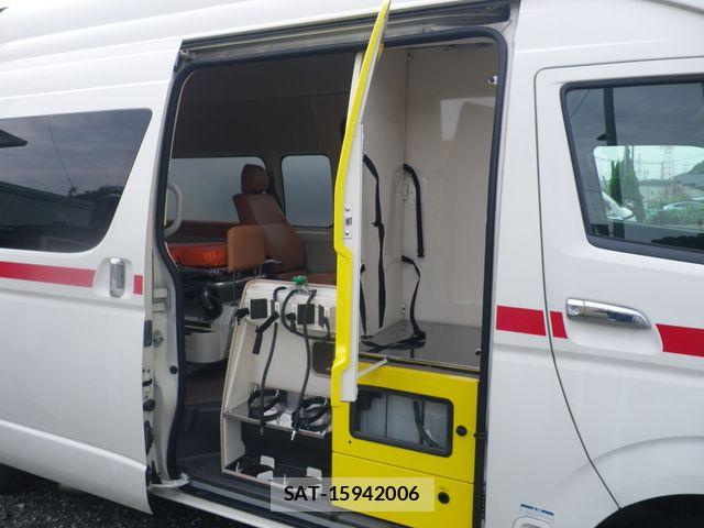 Toyota HIACE VAN 2007-12 8314693-12