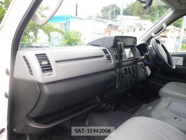 Toyota HIACE VAN 2007-12 8314693-3