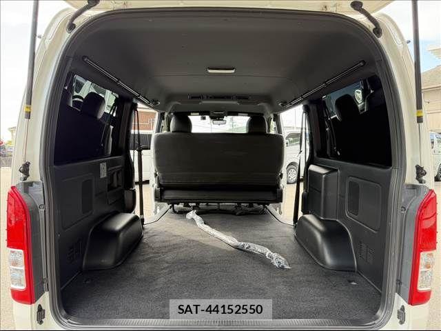 Toyota HIACE VAN 2021-03 8314692-19