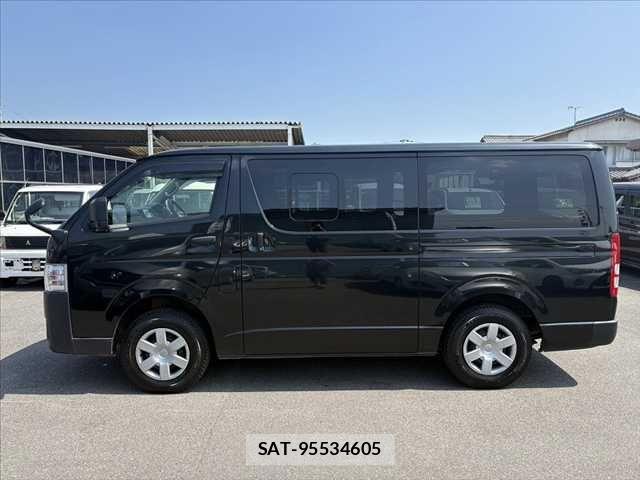 Toyota HIACE VAN 2022-02 8314700-11
