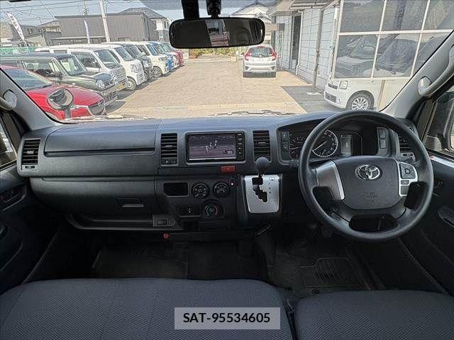 Toyota HIACE VAN 2022-02 8314700-1