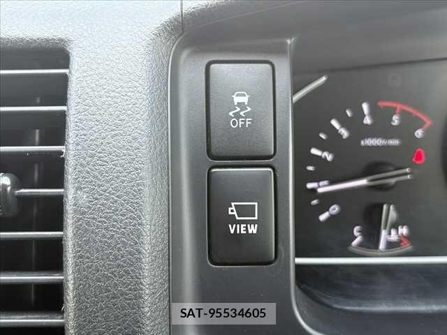 Toyota HIACE VAN 2022-02 8314700-26