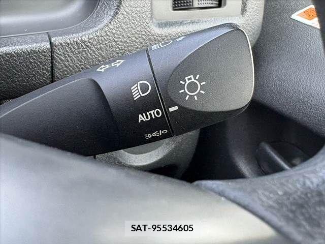 Toyota HIACE VAN 2022-02 8314700-4