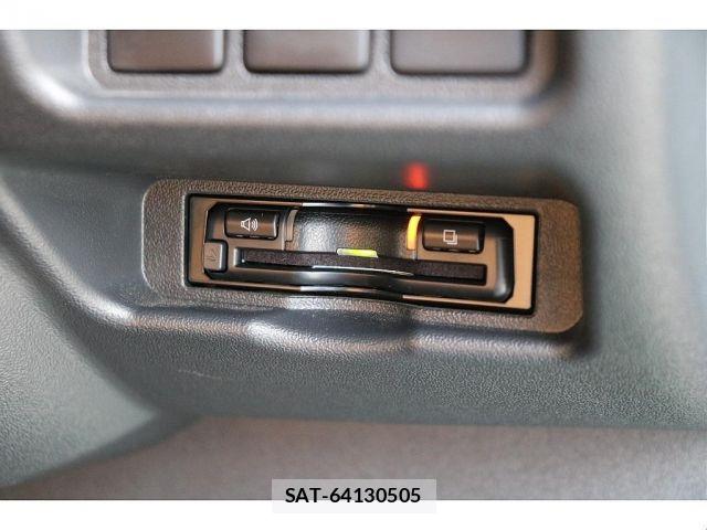 Toyota HIACE VAN 2024-01 8314681-14