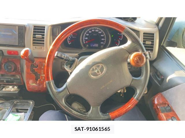 Toyota HIACE VAN 2006-04 8314709-18
