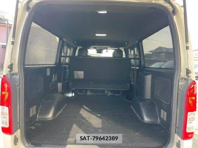 Toyota HIACE VAN 2019-05 8314698-11