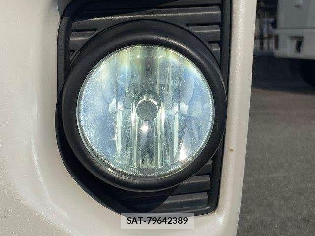 Toyota HIACE VAN 2019-05 8314698-15
