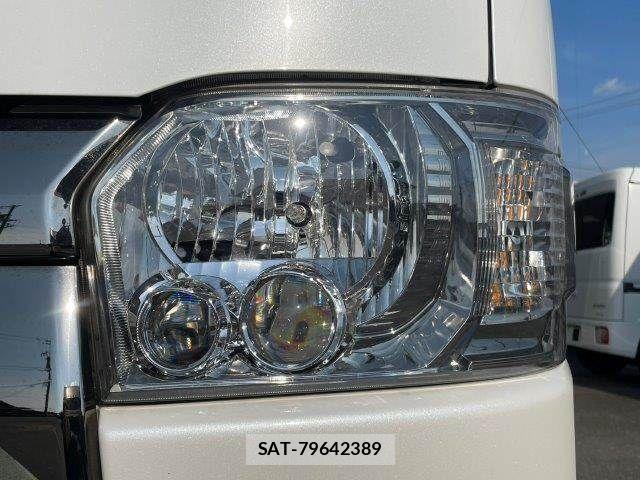 Toyota HIACE VAN 2019-05 8314698-24