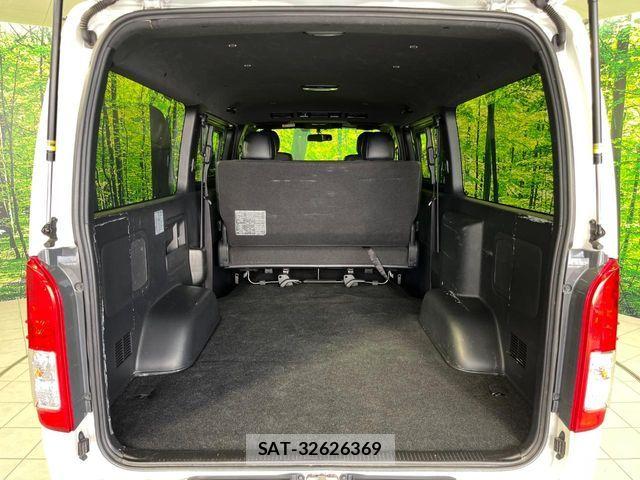 Toyota HIACE VAN 2022-04 8336089-9