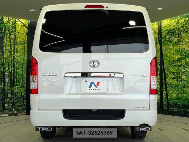 Toyota HIACE VAN 2022-04 8336089-14