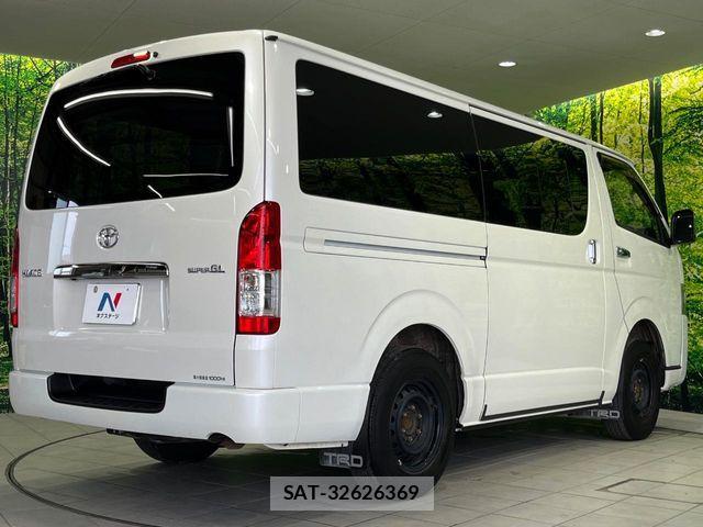 Toyota HIACE VAN 2022-04 8336089-16