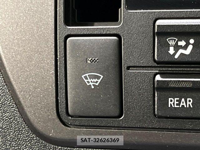 Toyota HIACE VAN 2022-04 8336089-4