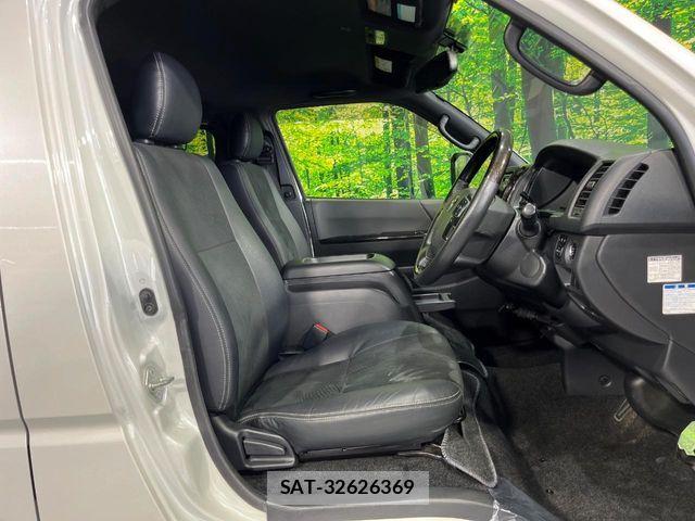 Toyota HIACE VAN 2022-04 8336089-7