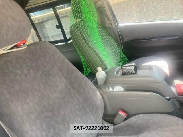 Toyota HIACE VAN 2006-10 8336094-15