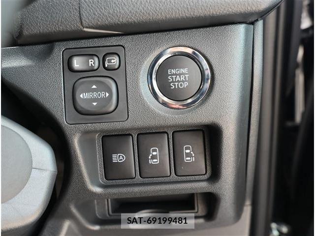 Toyota HIACE VAN 2026-03 8336086-9