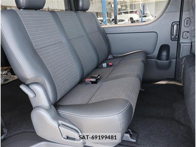 Toyota HIACE VAN 2026-03 8336086-12