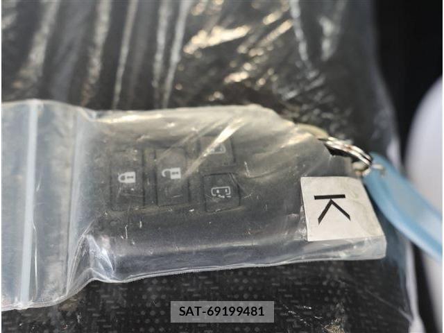 Toyota HIACE VAN 2026-03 8336086-17