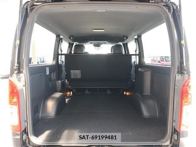 Toyota HIACE VAN 2026-03 8336086-18