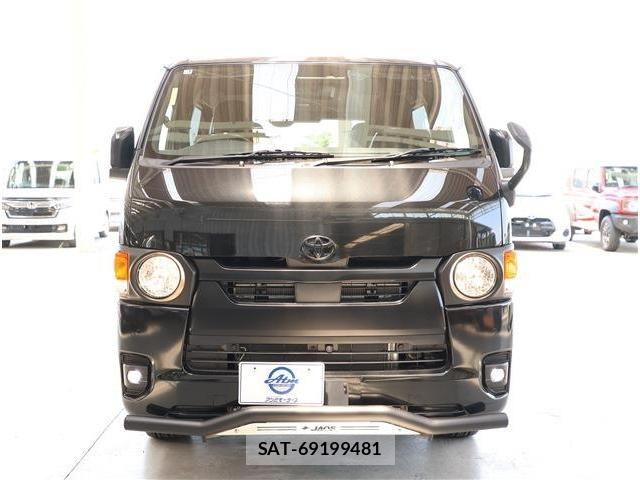 Toyota HIACE VAN 2026-03 8336086-19