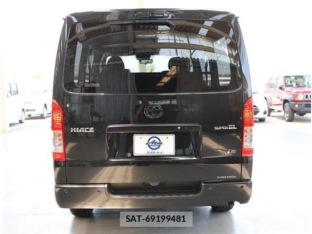 Toyota HIACE VAN 2026-03 8336086-21