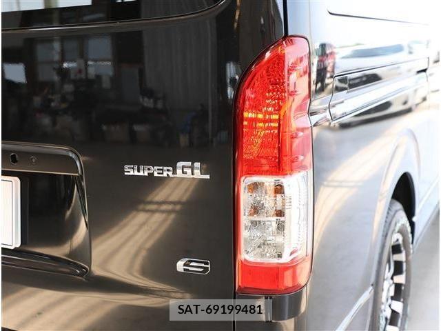 Toyota HIACE VAN 2026-03 8336086-25