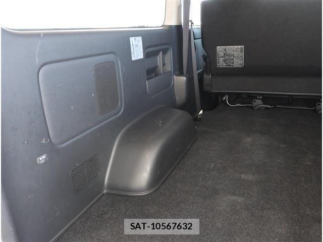 Toyota HIACE VAN 2025-06 8336087-18