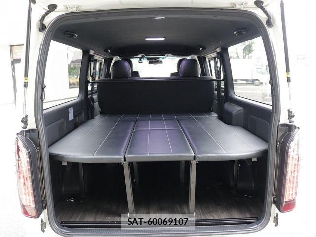 Toyota HIACE VAN 2018-01 8336088-1