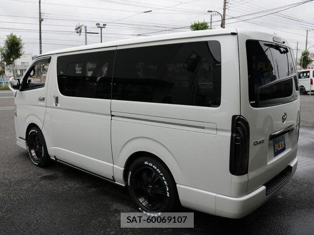 Toyota HIACE VAN 2018-01 8336088-7