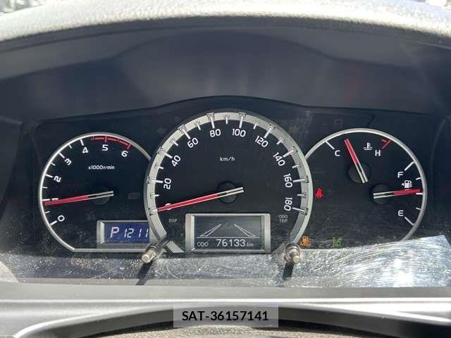 Toyota HIACE VAN 2019-04 8336091-16