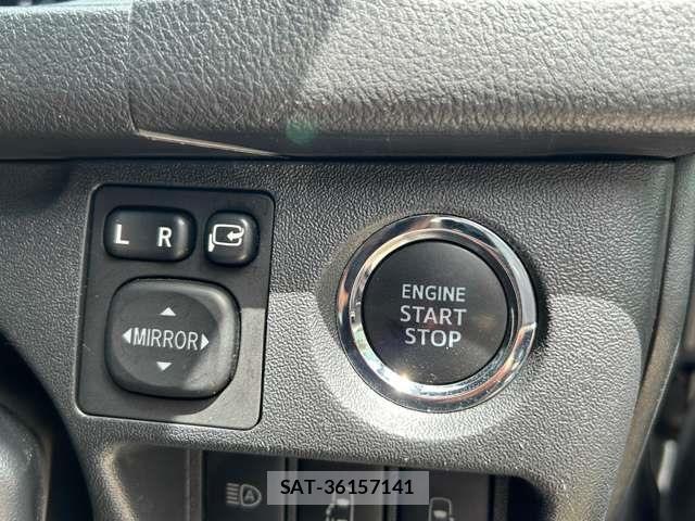 Toyota HIACE VAN 2019-04 8336091-17