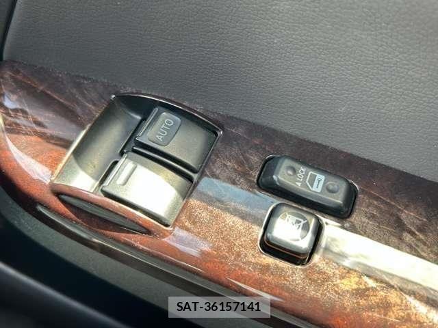 Toyota HIACE VAN 2019-04 8336091-19