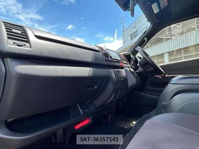 Toyota HIACE VAN 2019-04 8336091-29