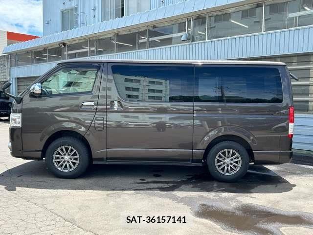 Toyota HIACE VAN 2019-04 8336091-7