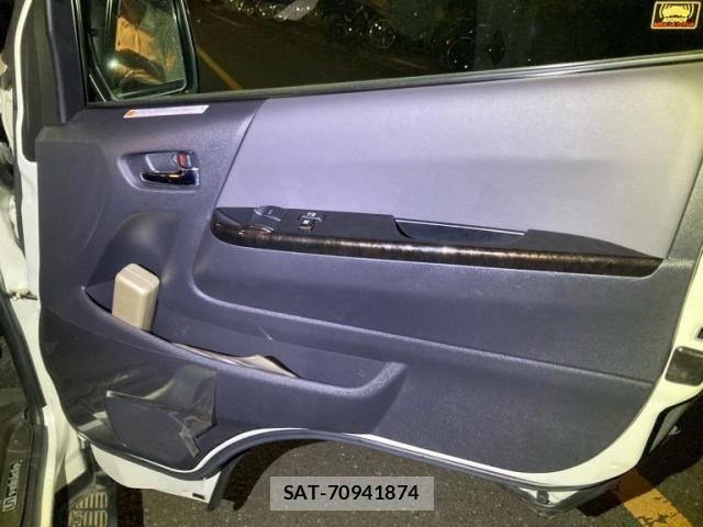 Toyota HIACE VAN 2021-08 8336092-13