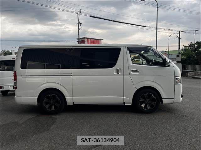Toyota HIACE VAN 2018-11 8336093-14
