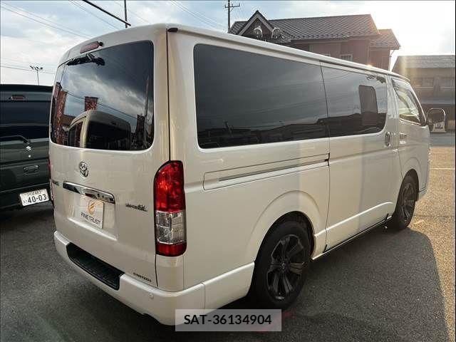 Toyota HIACE VAN 2018-11 8336093-15