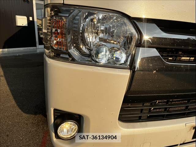 Toyota HIACE VAN 2018-11 8336093-22