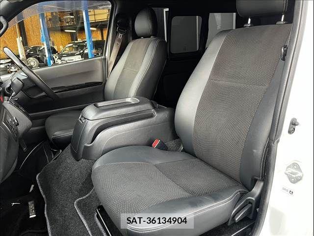 Toyota HIACE VAN 2018-11 8336093-24