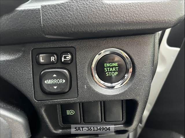 Toyota HIACE VAN 2018-11 8336093-28