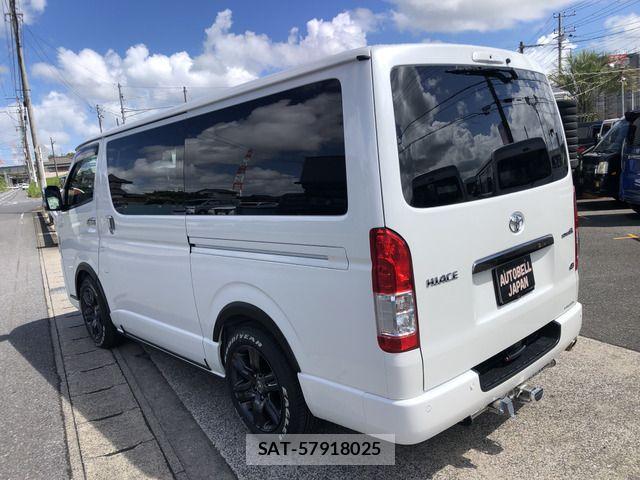 Toyota HIACE VAN 2025-04 8354608-17