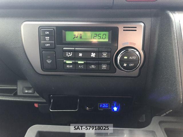 Toyota HIACE VAN 2025-04 8354608-4