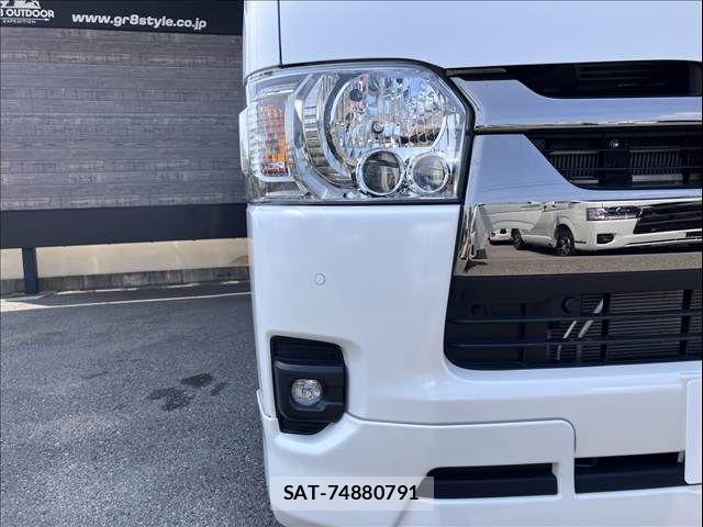 Toyota HIACE VAN 2024-07 8354609-9